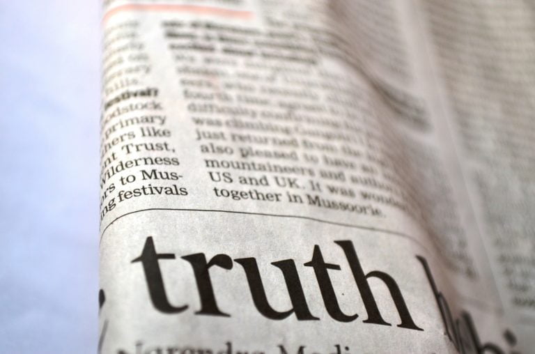 Spreading Fake News