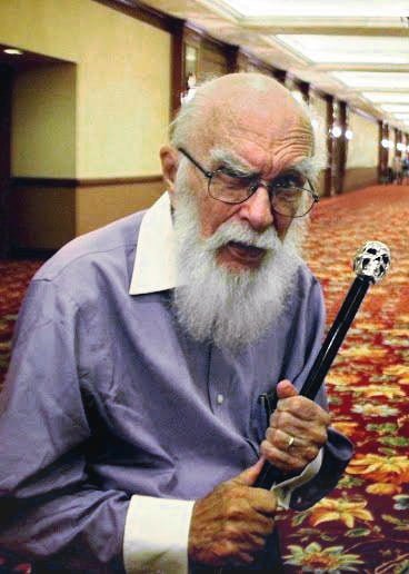 James Randi at the Amaz!ng Meeting 2014
Source: https://commons.wikimedia.org/wiki/File:James_Randi_with_Skull_Cane_2014.jpg