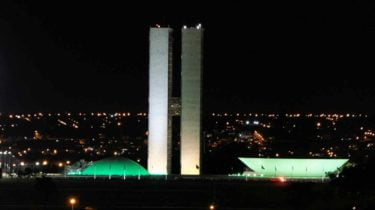 The Houses of the Brazilian Congress, lit up green for homeopathy awareness