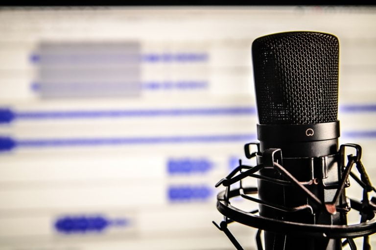 When shows like Pod Save America run pseudoscience ads, they undermine their credibility