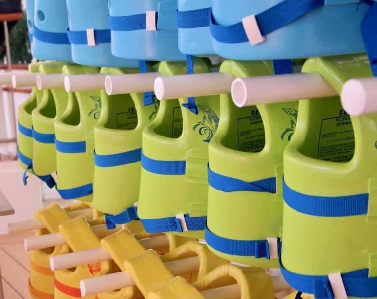 Pandemic science communication: learning lessons from the life vest uprising