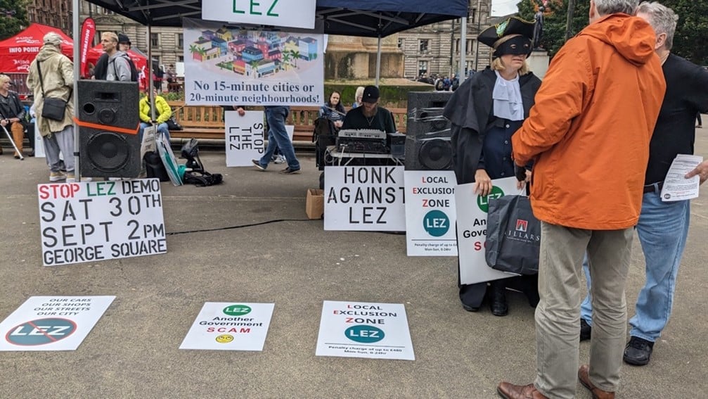 A photograph of the gazebo and some signs

Source: Brian Eggo