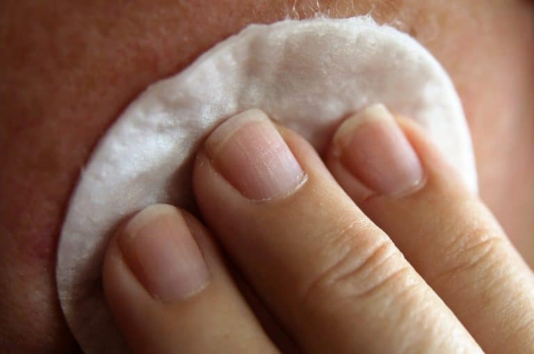 Labia peels: it is a very bad idea to apply chemicals to your labia in the name of beauty
