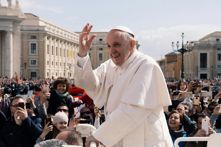 Black Pope, Bad Omen? Apocalyptic fears, Nostradamus, and the Papal succession