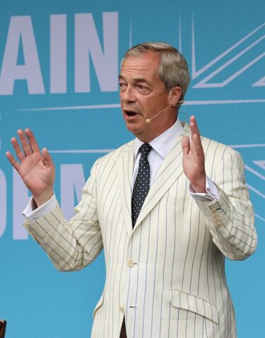 Nigel Farage addressing Reform UK rally at Trago Mills, Devon (cc Owain.Davies)