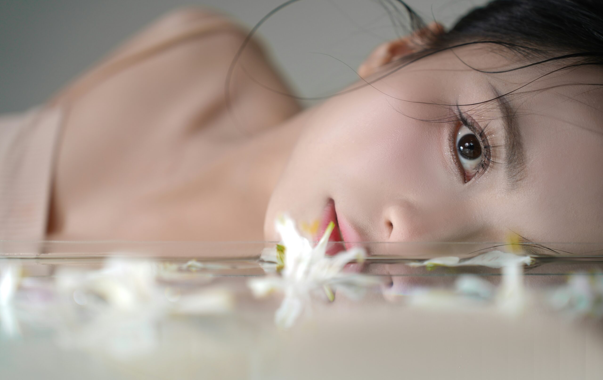 Good skin, good girl: the subtle misogyny of the ‘no make-up’ look - The Skeptic